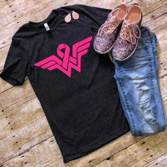 Wonder Woman Breast Cancer Ribbon T-shirt - Picture 1 of 1